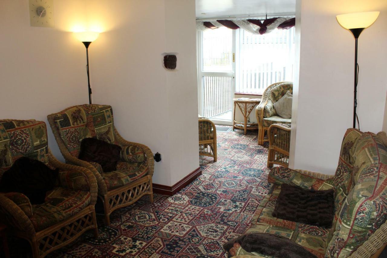 Peakdale Lodge Glossop Exterior photo